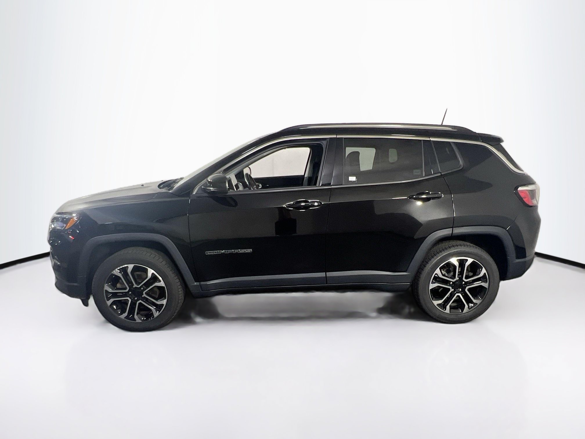 Used 2022 Jeep Compass Limited AWD/4WD image 8