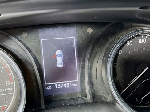 Used 2018 Toyota Camry SE image 11