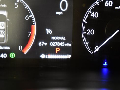 Used 2025 Honda CR-V EX image 11