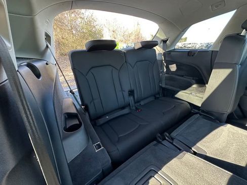 Used 2024 Audi Q7 3.0T Premium Plus image 18