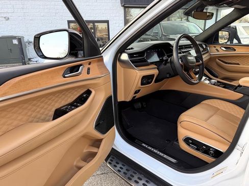 Used 2023 Jeep Grand Cherokee L Summit image 16