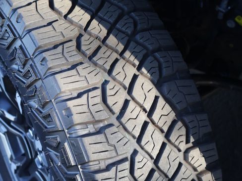 Certified 2024 Chevrolet Silverado 1500 ZR2 image 14