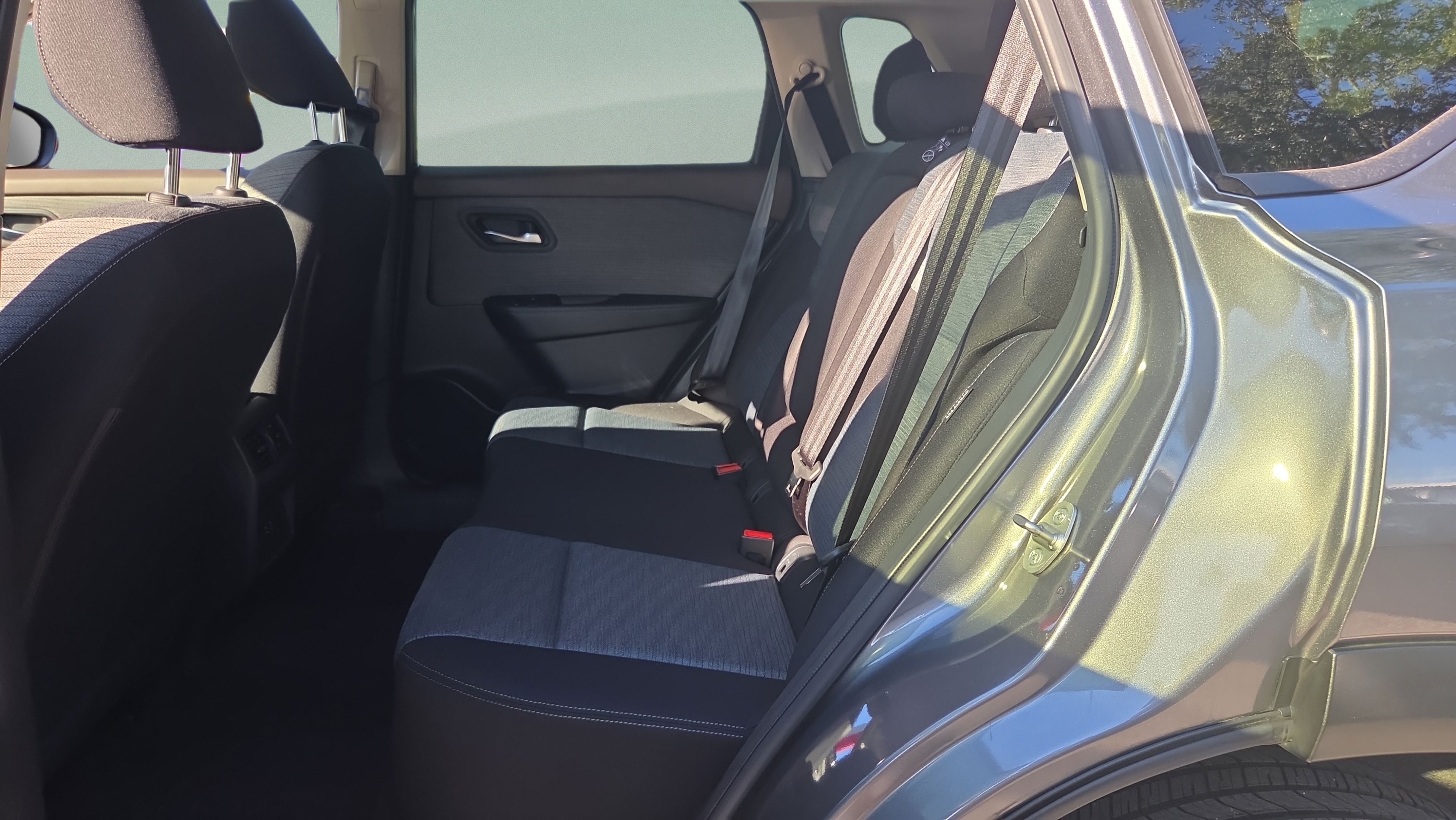 Used 2023 Nissan Rogue SV FWD image 10