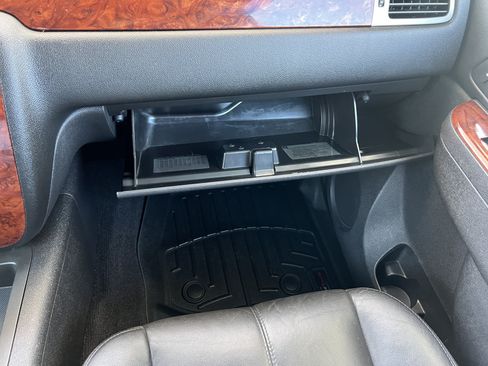 Used 2011 Chevrolet Silverado 3500 LTZ AWD/4WD image 32