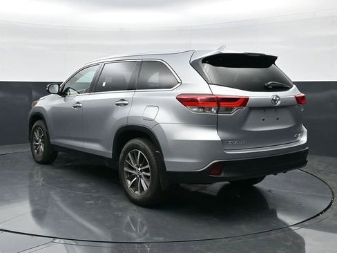 Used 2019 Toyota Highlander XLE AWD/4WD image 8
