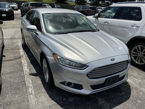 Used 2014 Ford Fusion SE w/ Equipment Group 202A FWD image 3