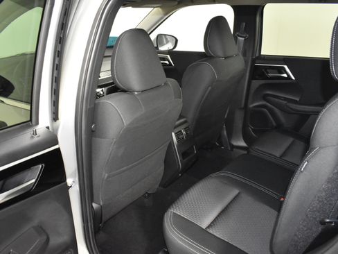 Used 2024 Mitsubishi Outlander ES image 47