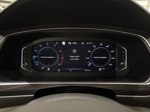 Used 2023 Volkswagen Tiguan SEL R-Line image 23