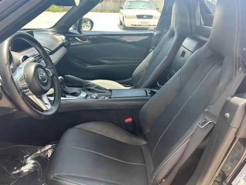 Used 2025 MAZDA MX-5 Miata RF Grand Touring RWD image 12