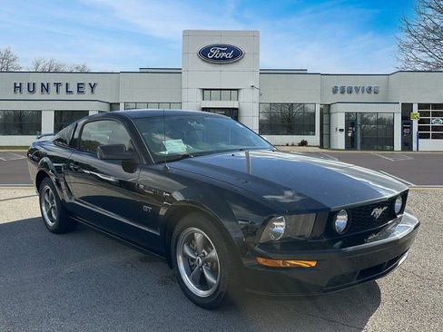 Used 2005 Ford Mustang GT image 4
