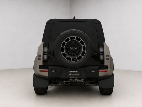 New 2026 Land Rover Defender 110 AWD/4WD image 4