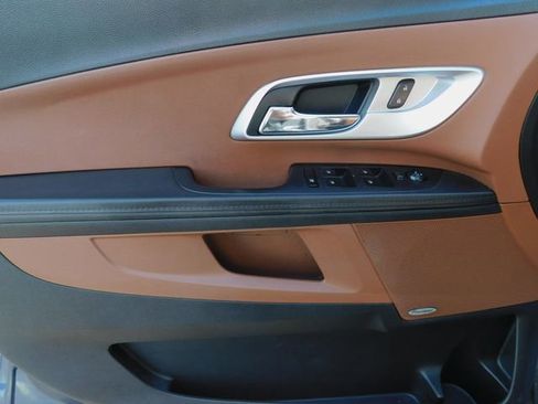 Used 2017 Chevrolet Equinox Premier w/ Enhanced Convenience Package image 38