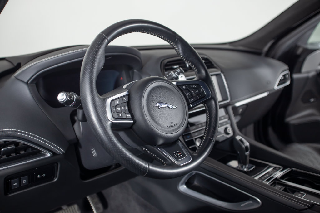 Used 2020 Jaguar F-PACE SVR AWD/4WD image 25
