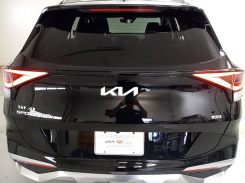 Certified 2023 Kia Sportage SX image 18