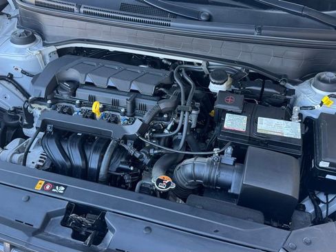 Used 2023 Hyundai Venue SEL image 12