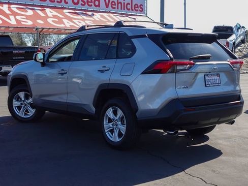 Certified 2020 Toyota RAV4 XLE w/ Convenience Package image 11