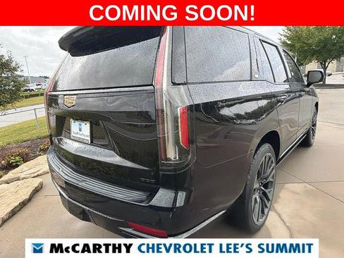 Used 2022 Cadillac Escalade Sport Platinum w/ Heavy-Duty Trailer Package AWD/4WD image 26