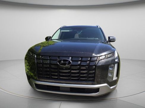 Used 2023 Hyundai Palisade Limited w/ Cargo Package AWD/4WD image 3