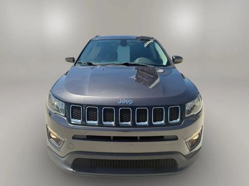 Used 2018 Jeep Compass Latitude AWD/4WD image 2