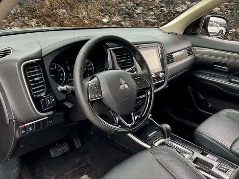 Used 2020 Mitsubishi Outlander SEL image 6