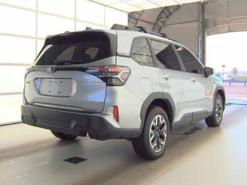 Used 2025 Subaru Forester Premium AWD/4WD image 6
