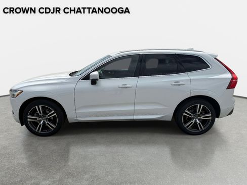 Used 2018 Volvo XC60 T5 Momentum w/ Convenience Package image 2