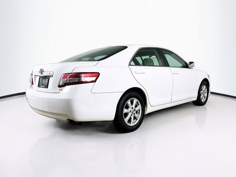 Used 2011 Toyota Camry LE image 9