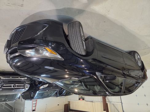 Used 2016 Toyota Camry SE w/ Protection Package (Q2) FWD image 9