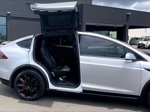 Used 2020 Tesla Model X Performance AWD/4WD image 32