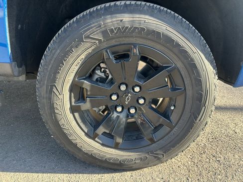 Used 2022 Chevrolet Colorado LT w/ LT Convenience Package image 9