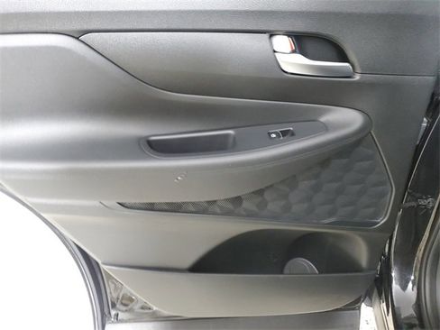 Used 2022 Hyundai Santa Fe SE image 9