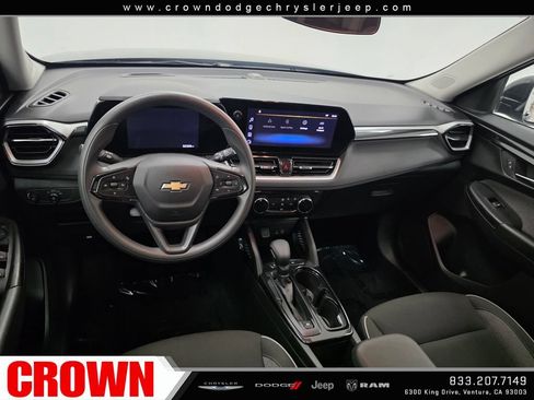 Used 2025 Chevrolet TrailBlazer LT FWD image 16