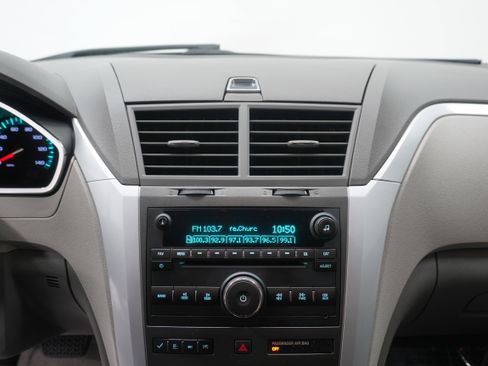 Used 2009 Chevrolet Traverse LT FWD image 20