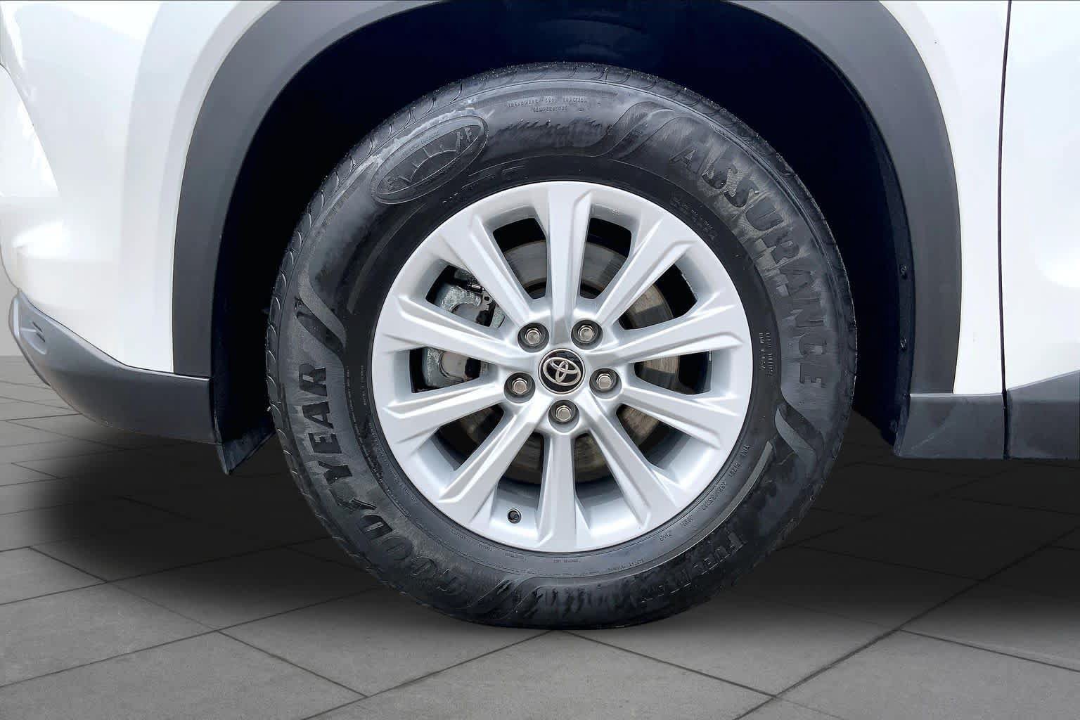 Used 2025 Toyota Grand Highlander AWD image 11