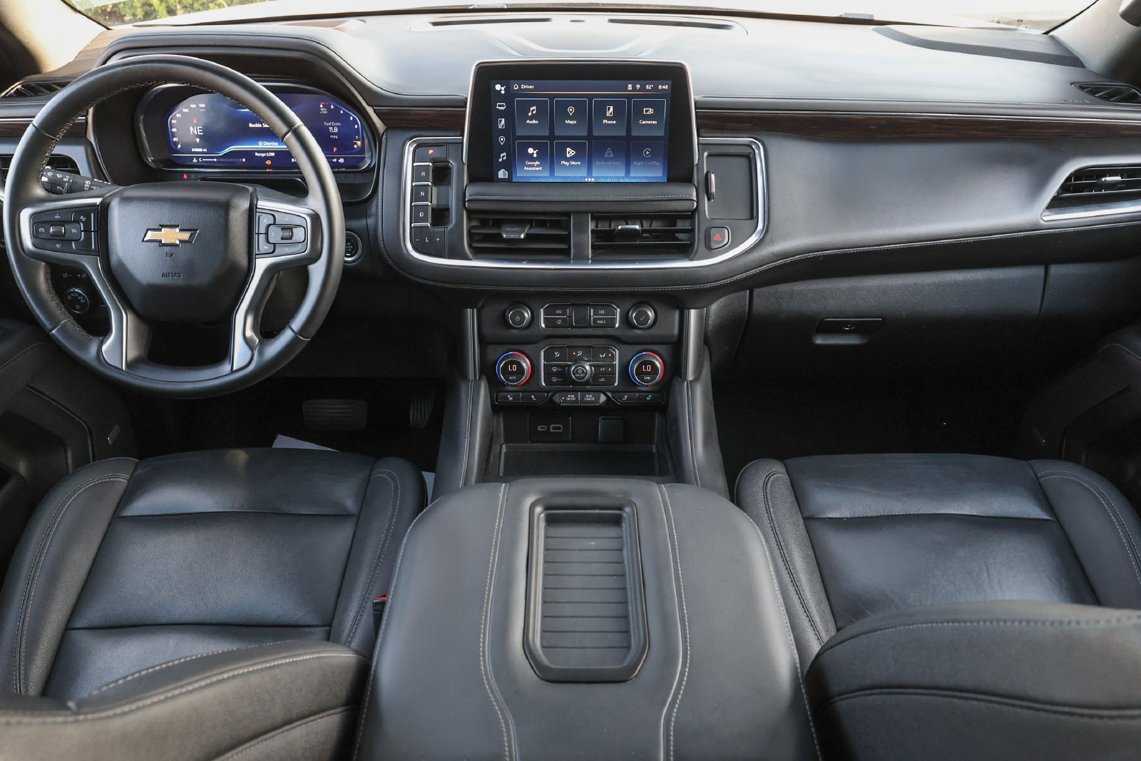 Used 2024 Chevrolet Tahoe LT RWD image 2