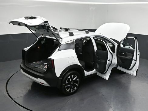 New 2026 Nissan Kicks SV w/ Cold Weather Package AWD/4WD image 30