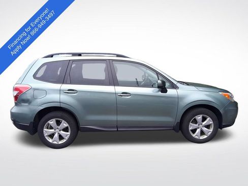Used 2016 Subaru Forester 2.5i Premium w/ All-Weather Package AWD/4WD image 9