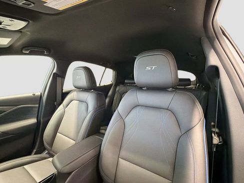 New 2026 Buick Envista Sport Touring w/ Convenience I Package FWD image 18