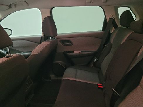 Used 2022 Nissan Rogue S FWD image 18