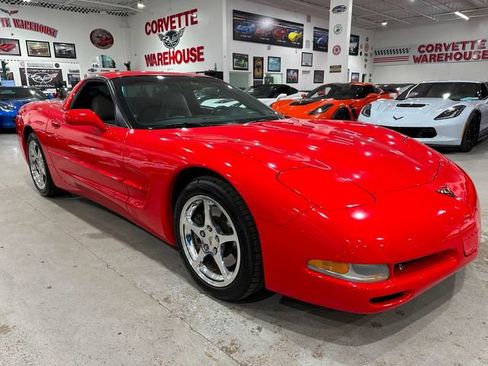 Used 2004 Chevrolet Corvette Coupe w/ Preferred Equipment Group RWD image 26