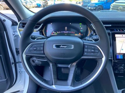 Used 2023 Jeep Grand Cherokee 30th Anniversary AWD/4WD image 16