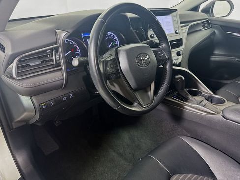 Used 2022 Toyota Camry SE image 10