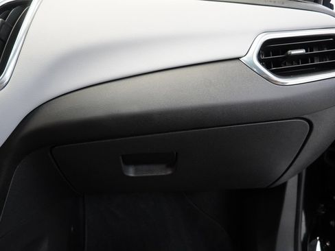 Used 2024 Chevrolet Equinox LS image 34