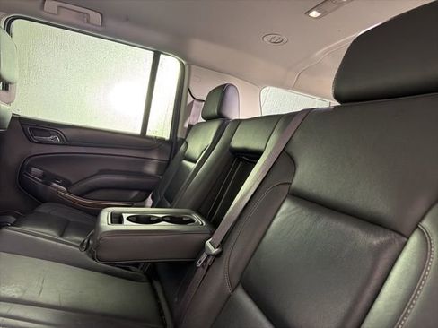 Used 2017 Chevrolet Suburban LT image 13