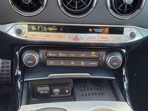 Used 2023 Kia Stinger GT2 image 18