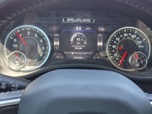 Used 2022 RAM 1500 Laramie AWD/4WD image 14