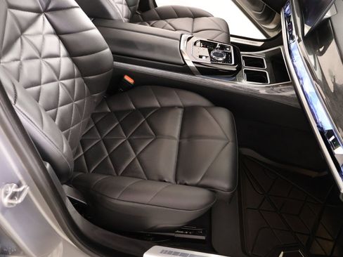 Certified 2023 BMW 740i RWD image 14