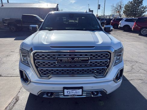 Used 2019 GMC Sierra 1500 Denali w/ Driver Alert Package II AWD/4WD image 3