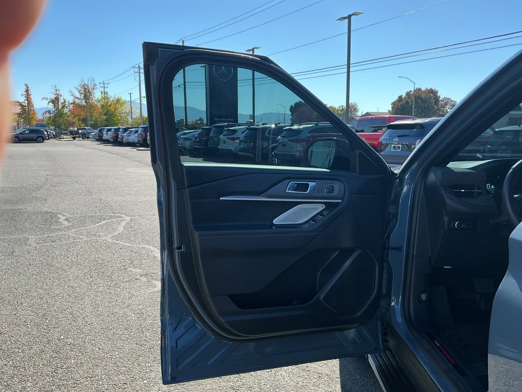 Used 2025 Ford Explorer ST w/ Sun And Sound Package AWD/4WD image 12
