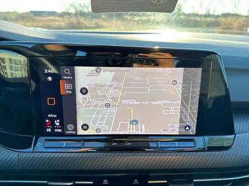 Used 2023 Volkswagen Golf R image 21